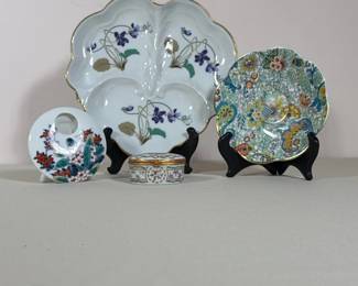 (4pc) COLLECTION OF DECORATIVE PORCELAIN TABLEWARE INCLUDING LIMOGES AND BELLEEK