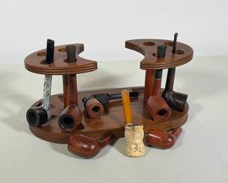 (7pc) VINTAGE WOODEN EIGHT-PIPE RACK AND ASSORTED BRIAR AND MEERSCHAUM PIPES