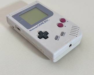 NINTENDO GAME BOY HANDHELD VIDEO GAME CONSOLE MODEL DMG-01