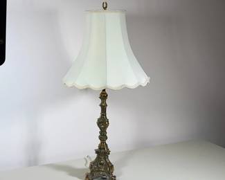 VINTAGE ORNATE NEOCLASSICAL STYLE CAST BRASS TABLE LAMP