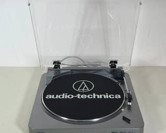 AUDIO-TECHNICA AT-LP60-USB FULLY AUTOMATIC BELT-DRIVE TURNTABLE