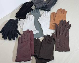 (9pc) ASSORTED VINTAGE AND CONTEMPORARY LADIES GLOVES INCLUDING RALPH LAUREN
