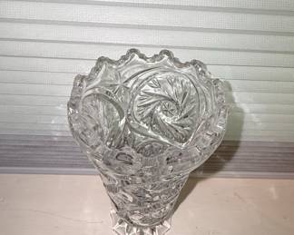 American Brilliant Period Cut Glass Vase with Pinwheel and Hobstar Patterns