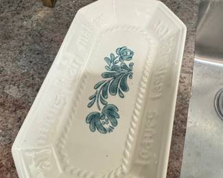 Pfaltzgraff Yorktowne Bread Tray with "A Joyous Heart" Inscription