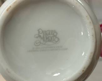 Precious Moments 'Love Lifted Me' Mug 1984