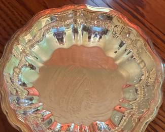 Wm. A. Rogers Silver-Plated Scalloped Serving Bowl