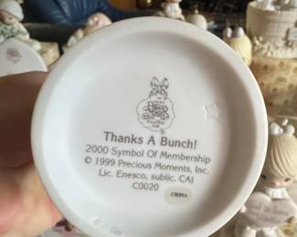 Precious Moments 'Thanks A Bunch!' 2000 Symbol of Membership Figurine