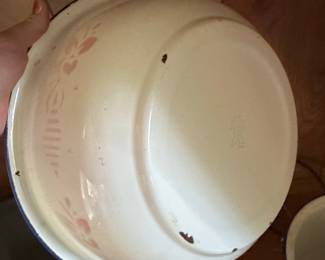 Vintage Bumper Harvest Floral Enamelware Wash Basin