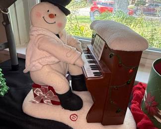 Hallmark Jingle Pals 2005 Animated Piano Playing Snowman