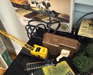 Bachmann HO Scale Dual Crossing Gates and Accessories with Tyco Power Pack
