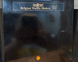 Salton Model WM-4 Belgian Waffle Maker