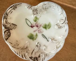 Victorian Style Porcelain Heart-Shaped Trinket Dish with Hand-Painted Floral Motifs