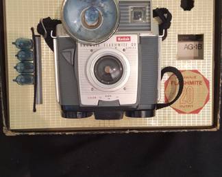 Kodak Brownie Flashmite 20 Camera Outfit