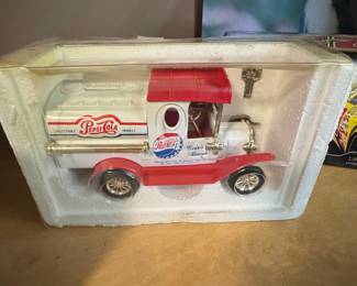 Golden Wheel 1925 Pepsi-Cola Delivery Tanker Truck Die Cast Coin Bank
