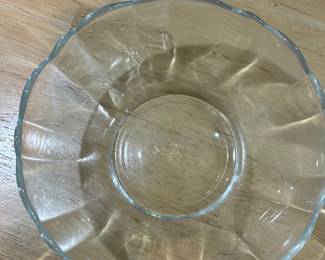 Arcoroc France Scalloped Edge Clear Glass Bowl