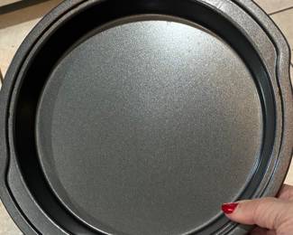 The Pampered Chef Round Cake Pan