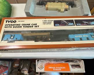 Tyco HO Scale Operating Crane Car with Boom Tender Set