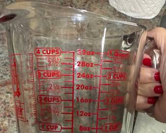 Anchor Hocking 32-ounce Glass Measuring Cup with Handle