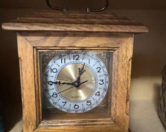 Vintage Linden Oak Quartz Carriage Clock