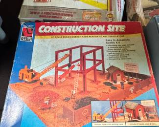 Life-Like Trains HO Scale Construction Site Build-A-Scene Kit
