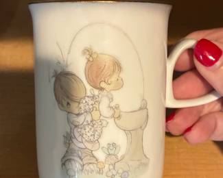 Precious Moments 'Love Lifted Me' Mug 1984