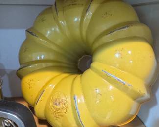 Nordic Ware Harvest Gold Bundt Pan