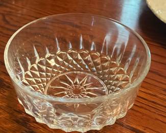 Vintage Arcoroc France Diamant Starburst Berry Bowl