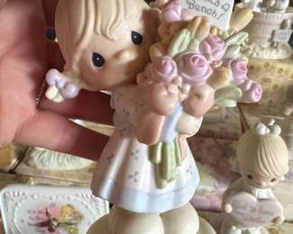 Precious Moments 'Thanks A Bunch!' 2000 Symbol of Membership Figurine