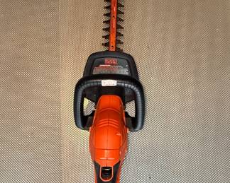 Black+Decker 20-inch Electric Hedge Trimmer