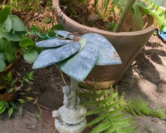 Cast Metal Turtle and Frog Garden Statue with Leaf Canopy