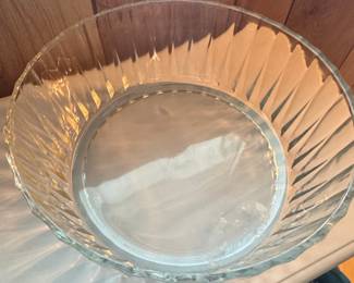 Vintage Pressed Glass Serving Bowl - Anchor Hocking Queen Mary Clear