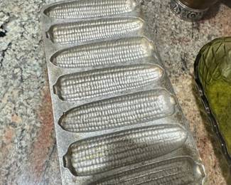 Vintage Cast Aluminum 7-Cavity Cornbread Pan