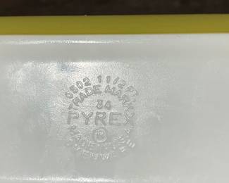 Pyrex Spring Blossom Green Refrigerator Dish 0502