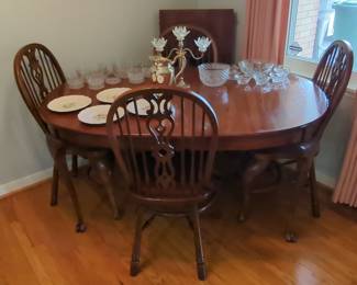 Queen Anne Style Dining Set with Spindle Back Chairs