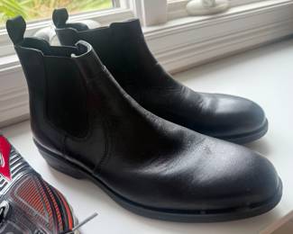 Keen Men's size 9.5-10 shoes