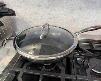 Hex clad cookware 