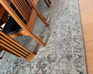 8' by 10' wool rug 