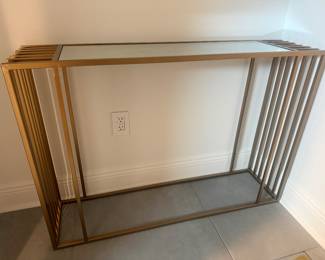 Gold table with mirrored too