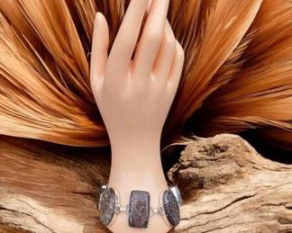 03 Mexican Laguna Lace Toggle Bracelet