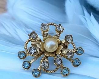 Vintage Gold Tone Floral Brooch Pin Faux Pearl Blue Clear Rhinestones
