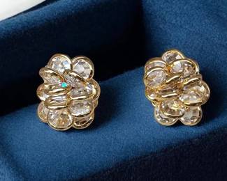 Vintage Unsigned Floral Cluster Clip On Earrings