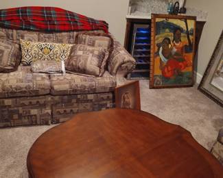 Wood coffee table/love seat, matches couch