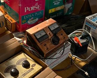 HO Train controllers and accesories