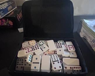 t Dominos