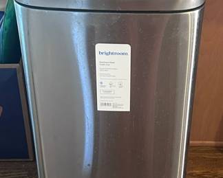 y trash can