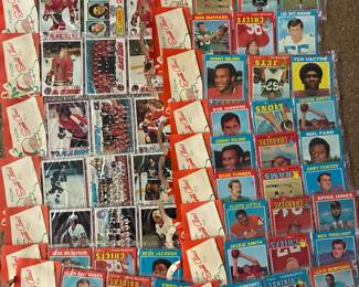 Holiday rack packs NHL 1976-77 and NFL 1971