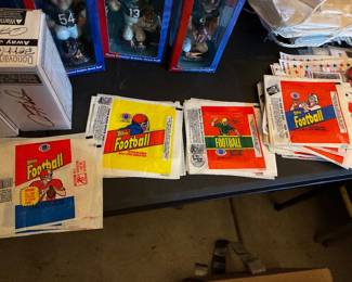 Topps NFL wax wrappers (1980-83)