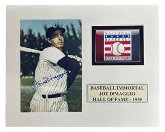 Joe DiMaggio Autographed Yankees Photo w/ COA