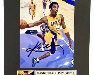 Kobe Bryant Signed Lakers Photo w/ COA