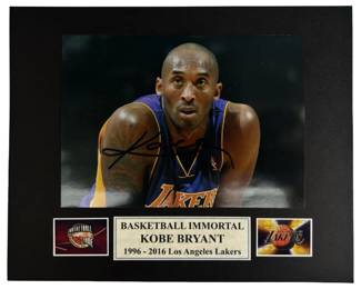 Kobe Bryant Signed Lakers Photo w/ COA